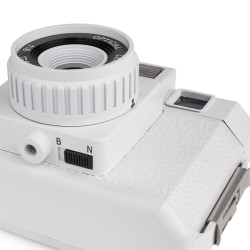 HOLGA 120 GCFN, fotoaparát s bleskom a skleneným objektívom, biely